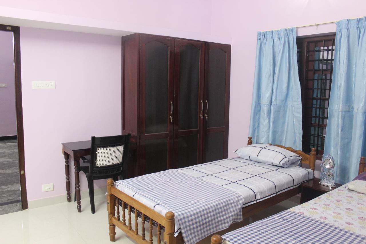 Puthenchirayil Homestay Thiruvananthapuram Luaran gambar