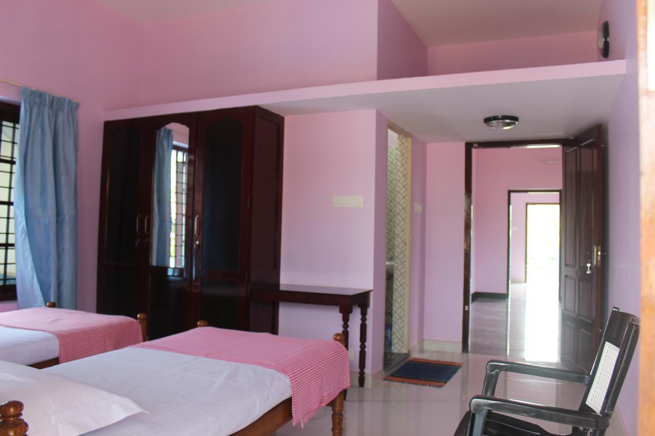 Puthenchirayil Homestay Thiruvananthapuram Luaran gambar